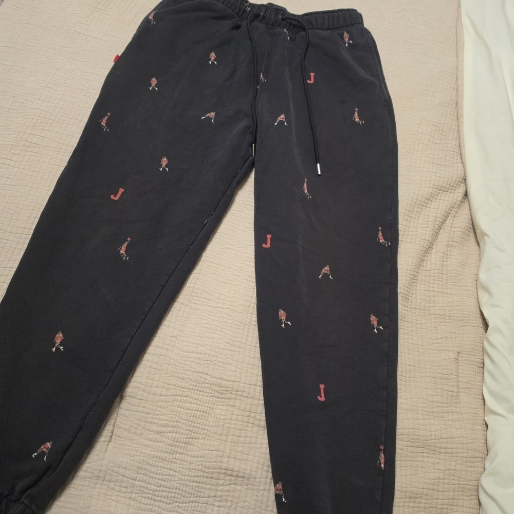 Nike Mens Size Large Air Jordan Essential Statement Fleece Joggers Iconic
